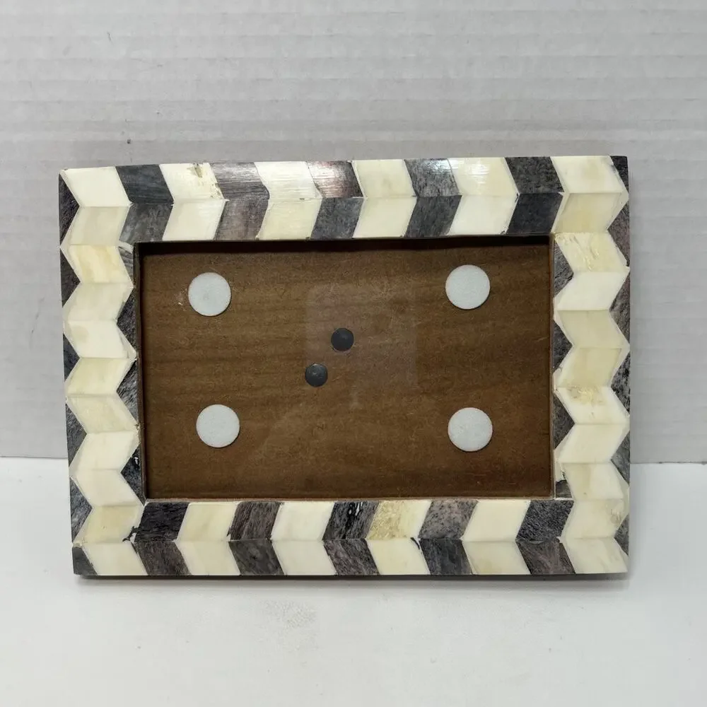 Grey Mosaic Chevron Zig Zag Stripe Wood 4x6 Photo Frame Picture Portrait 7x5.5
